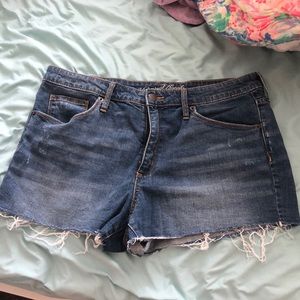 Universal Thread Shorts